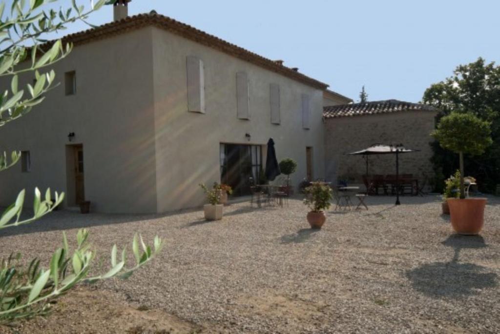 Maison D'Hotes Bastide St Victor A 2,5 Kilometres De Lourmarin Puyvert Rum bild